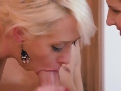 Blondine, Blasen, Masturbation, Milf, Flotter dreier
