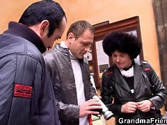素人, お尻, フェラチオ, 茶髪の, チェコ, 熟年, 現実, 三人