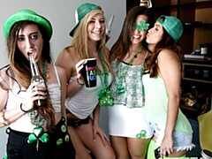 Спальня, Большая жопа, Большой член, Минет, Собачьи, Натуральные сиськи, Оргии, Молоденькие