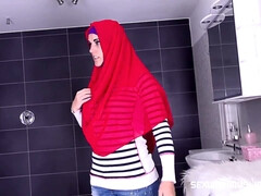 Arabisch, Tussi, Grosser arsch, Grosser schwanz, Grosse titten, Blasen, Vollbusig, Kehlenfick