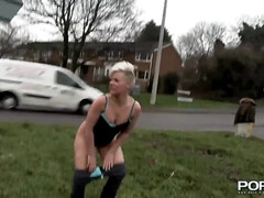 Blonde, Exhib, Hard, Hd, De plein air, Pisser, Public, Cheveux courts