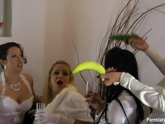 Gruppe, Selbstgemacht, Lesbisch, Orgie, Pissen, Satin, Dusche, Swingers