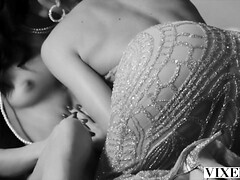 Blonde, Plantureuse, Lesbienne, Lingerie, Masturbation, Actrice du porno, Nénés, Jouets