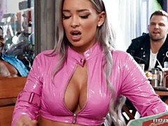 Culo grande, Verga grande, Tetas grandes, Mamada, Estilo perrito, Interracial, Madres para coger