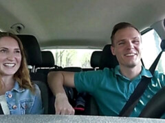 Sucer une bite, Voiture, Habillées, Éjaculer dans la bouche, Branlette thaïlandaise, Interracial, De plein air, Public