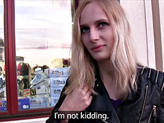 Blond, Sperma shot, Vingeren, Masturbatie, Buiten, Gezichtspunt, Alleen, Tatoeage