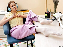 Leie, Braunhaarige, Fingern, Natürlichen titten, Dürr, Entkleiden, Jungendliche (18+), Titten