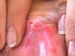 En gros plan de très près, Béant, Masturbation, Orgasme, Public, Solo, Jouets, Sous la jupe