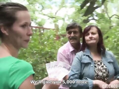 ぽっちゃり, デカ尻, デカパイ, フェラチオ, 淫乱熟女, アウトドア, ハメ撮り, 三人