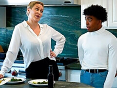 デカ尻, 黒人, フェラチオ, 手コキする, 異人種間, 下着, 淫乱熟女, 三人