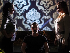 Gros cul, Grosse bite, Gros seins, Sucer une bite, Brunette brune, En levrette, Mère que j'aimerais baiser, Nénés