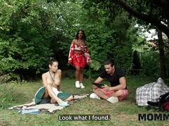 Cornudo, Polla, Europeo, Sexo duro, Italiano, Mamá, Al aire libre, Extraño