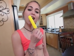 Bruinharig, Zichtbare schaamlippen, Sperma shot, Sperma in gezicht, Handbeurt, Klein, Kut duiken, Strak