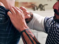 Anal, Nana, Brunette brune, Double pénétration, Doigter, Homosexuelle, Léchez, Plan cul à trois