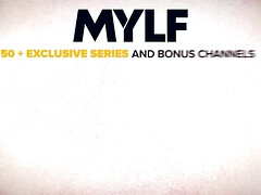 Grosser arsch, Blondine, Blasen, Vollbusig, Hundestellung, Massage, Milf, Mutti