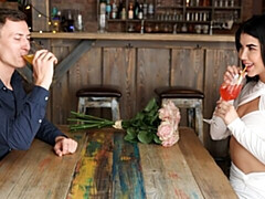 18 ans, Cul, Grosse bite, Brunette brune, Interracial, Maigrichonne, Adolescente, Nénés