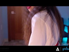 顔面騎乗, 指いじり, レズビアン, なめる, 淫乱熟女, オマンコ, 現実, 三人