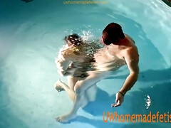 Blondine, Vollbusig, Fetisch, Handjob, Milf, Natürlichen titten, Pool, Titten