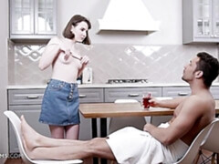 Grosser schwanz, Blasen, Braunhaarige, Zierlich, Kurzes haar, Dürr, Jungendliche (18+), Titten