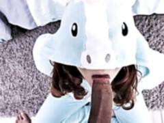 Slaapkamer, Grote mammen, Condoom, Sperma in gezicht, Natuurlijke tieten, Taboe, Tiener, Tieten likken