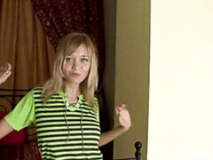 Amateur model fucked in bed