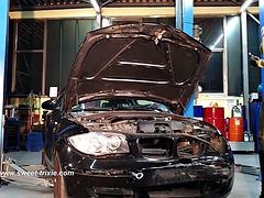 Enthousiasteling, Grote mammen, Fetisj, Latex, Openbaar, Alleen, Tieten likken