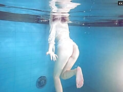 18 años, Hembra, Masturbación, Público, Coño, Solo, Tetas, Bajo el agua