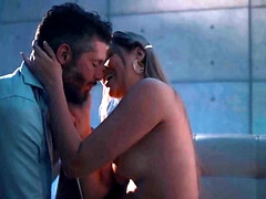 Grote mammen, Bruinharig, Lul, Hondjeshouding, Erotisch, Handbeurt, Hd, Ondergoed