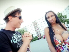 Sucer une bite, Brunette brune, Noir ébène, Allemand, Hard, Interracial, De plein air, Adolescente