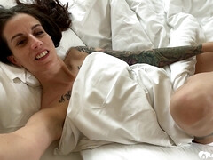 Amateur, Nana, Brunette brune, Fait maison, Nue  à poil, Orgasme, Solo, Nénés