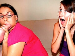 Pijpbeurt, Sperma in mond, 1 man 2 vrouwen, Likken, Moeder, Mager, Tiener, Trio