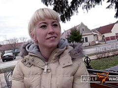Badkamer, Blond, Pijpbeurt, Hondjeshouding, Handbeurt, Natuurlijke tieten, Gezichtspunt, Strippen