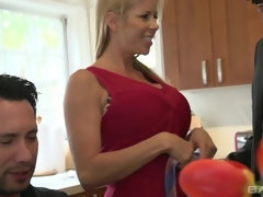 Blonde, Tir de sperme, Faciale, Mature, Voyeur