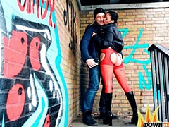 Culo grande, Verga grande, Tetas grandes, Mamada, Madres para coger, Dinero, Al aire libre, Medias largas