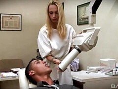 Gros cul, Grosse bite, Gros seins, Blonde, Sucer une bite, En levrette, Fille latino, Adolescente