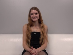 Rubia, Checa, Tímido, Flaco, Tetas