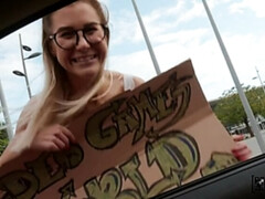 Pijpbeurt, Auto, Lul, Sperma in gezicht, Orgasme, Buiten, Geschoren, Tieten likken