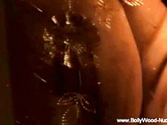 Asiatisch, Braunhaarige, Geile alte tussi, Frau, Behaart, Milf, Nackt, Erotischer film