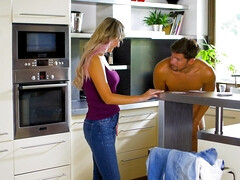Жопа, Член, На кухне, Пирсинг, Киски, Стриптиз, Втроем, Сиськи