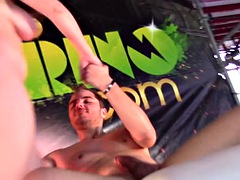 Verga grande, Mamada, Corridas, Sexo duro, Público