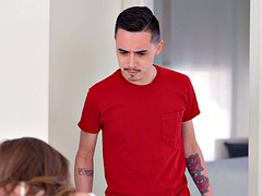 Grote lul, Blond, Handbeurt, Likken, Masturbatie, Gezichtspunt, Geschoren, Tatoeage