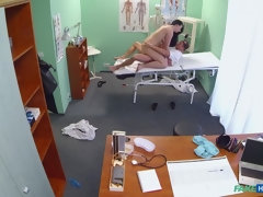 素人, フェラチオ, 中出し, 医者, バック, 指いじり, オマンコ, ユニフォーム