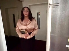 Latin Brunette Nympho Returns to Wild Ways After Minister's Visit