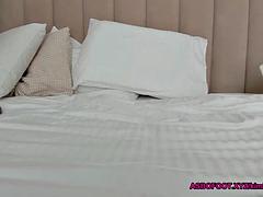 KImberly sexy feet and pink pussy