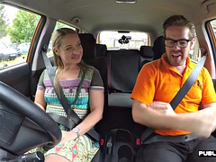 Auto, Pummelig, Handjob, Im freien, Öffentlich, Realität, Schlampe, Ablutschen