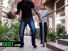 Culo grande, Rubia, Garganta profunda, Penetracion con dedos, Atragantadas, Interracial, Maestra, Trio