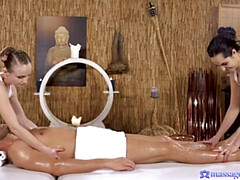 Pijpbeurt, Sperma shot, Sperma in gezicht, Handbeurt, Likken, Masseren, Olie, Nat