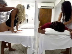 Grosser arsch, Betrug, Gehörnter ehemann, Arzt, Hundestellung, Japanische massage, Pervers, Ehefrau