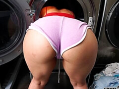 Grosser arsch, Blasen, Geschnappt, Latina, Milf, Entkleiden, Tätowierung, Titten