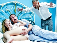 Grosser arsch, Grosser schwanz, Blasen, Hundestellung, Orgie, Zierlich, Jungendliche (18+), Titten